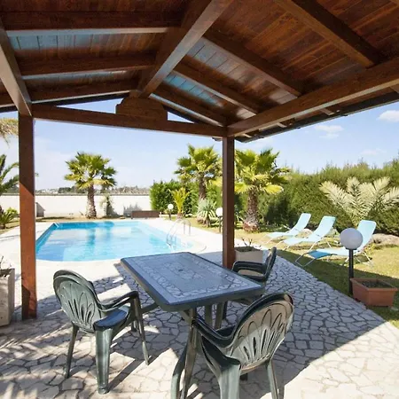 Palm Villa *